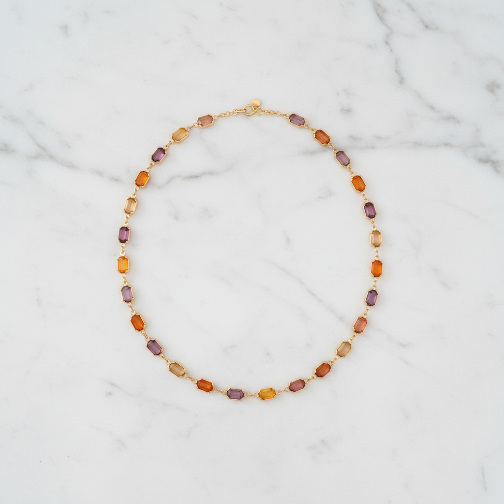 Collana arancio-viola - sfondo marmo 1:1